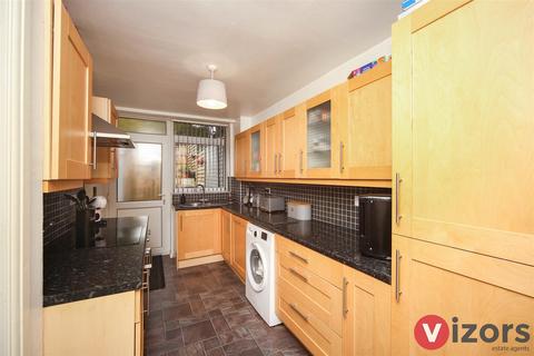 4 bedroom terraced house for sale, Ferney Hill Avenue, Redditch