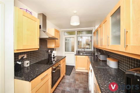 4 bedroom terraced house for sale, Ferney Hill Avenue, Redditch