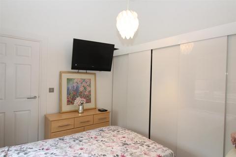 Studio to rent, An Annex in Campania Close, Middleton