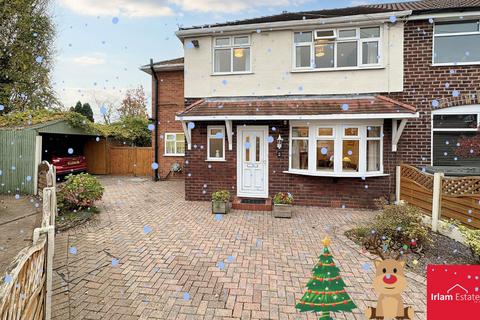 4 bedroom property for sale, Lyndhurst Avenue, Irlam, M44