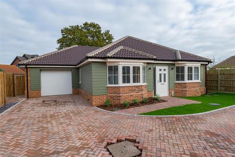 3 bedroom detached bungalow for sale, 4 Great Oak Place (Plot 8)