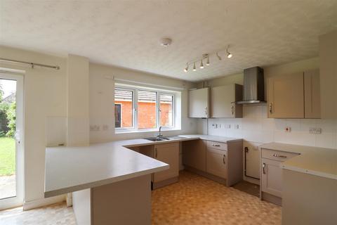 4 bedroom detached house to rent, Hertford Close, Ely CB6