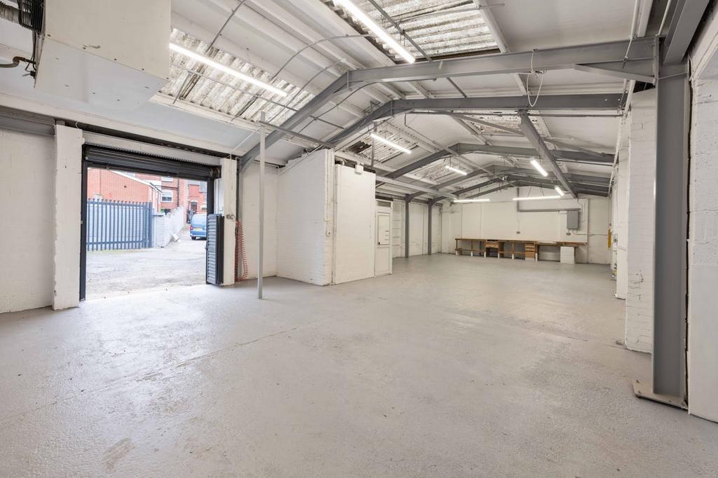 Pearson Street Warehouse 8521.jpg