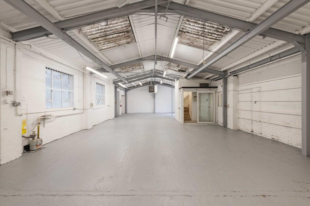 Pearson Street Warehouse 8529.jpg