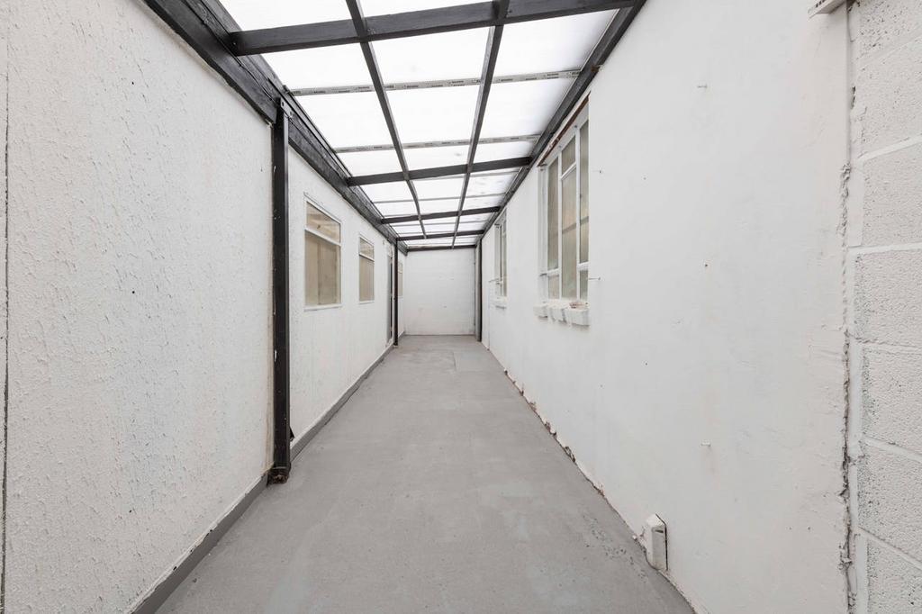 Pearson Street Warehouse 8537.jpg