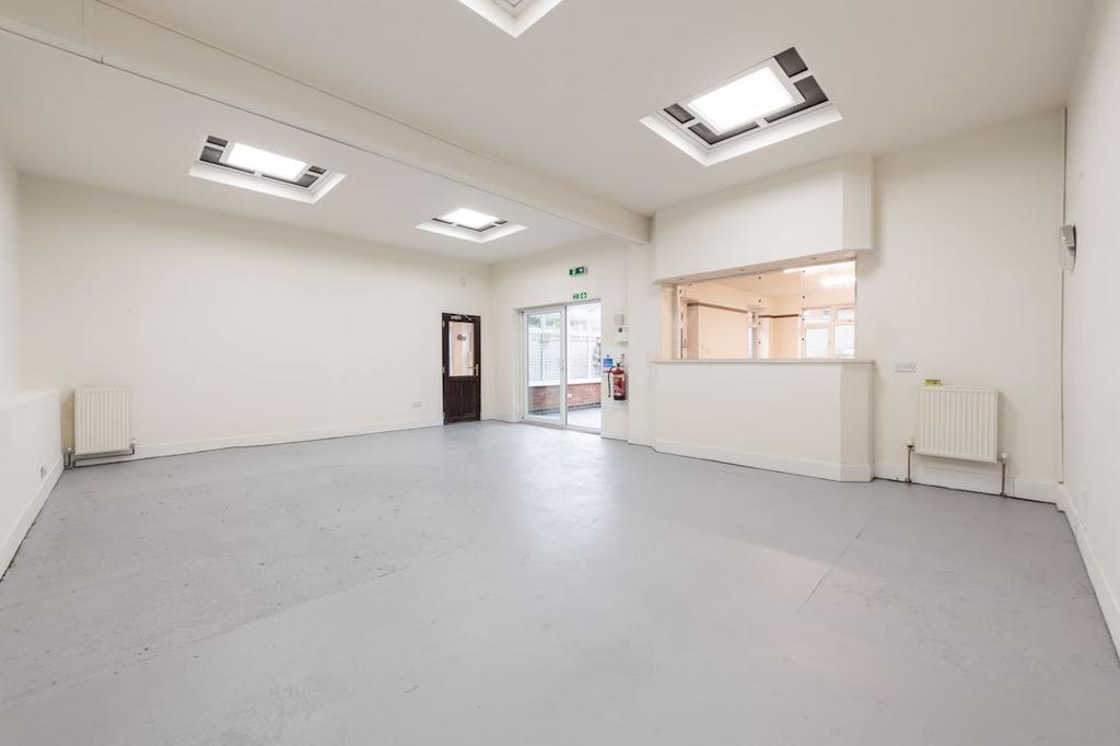 Pearson Street Warehouse 8475.jpg