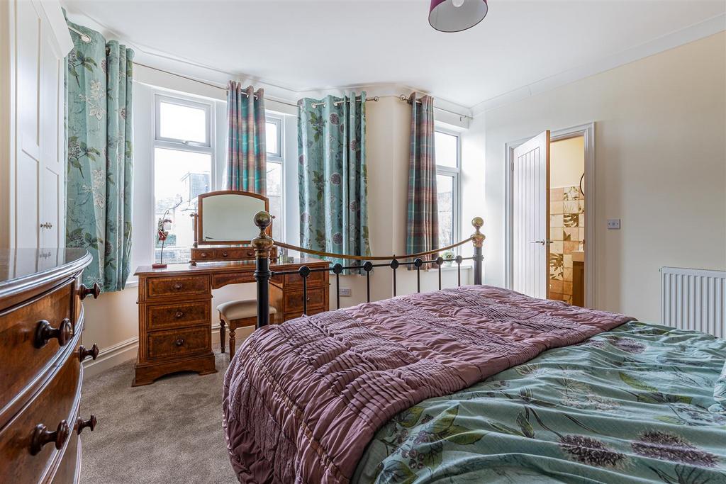 Clodien Avenue 39-7.jpg