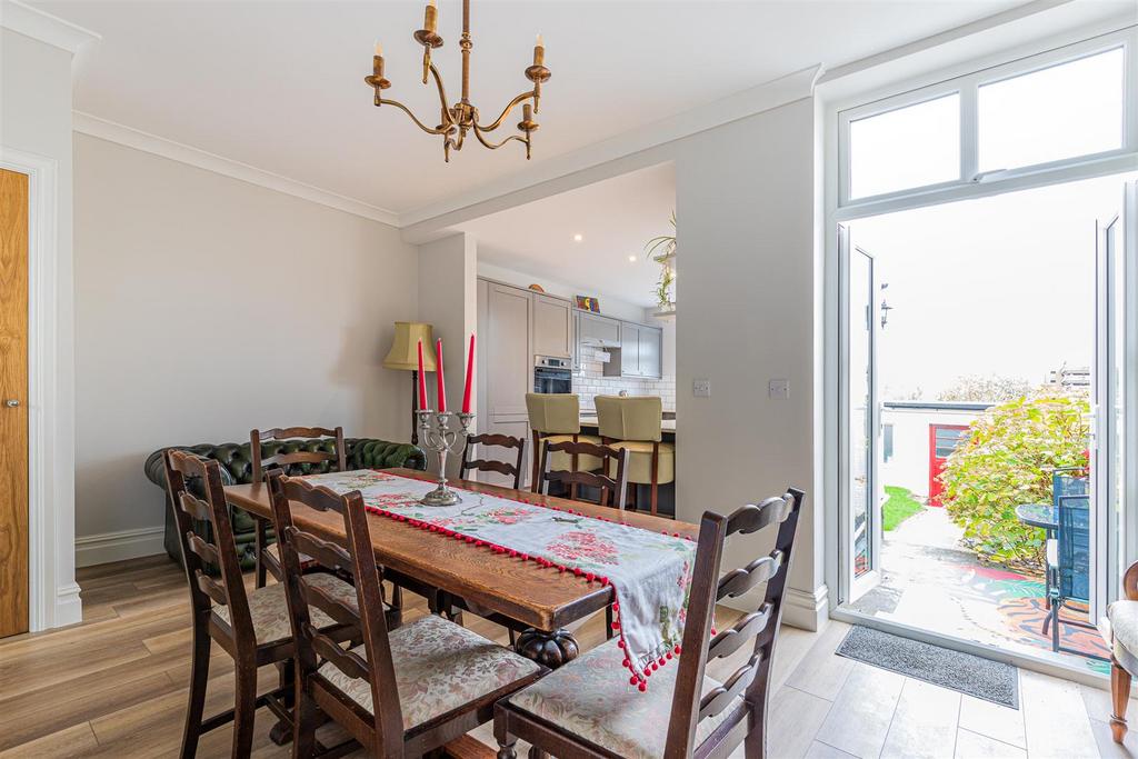 Clodien Avenue 39-12.jpg