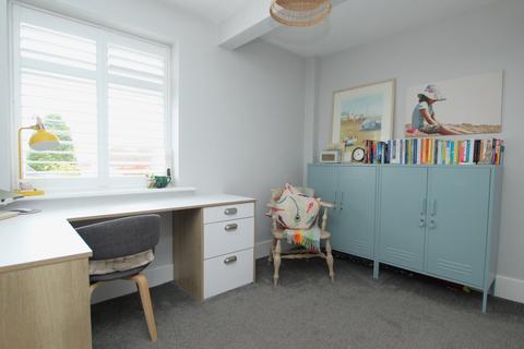 4 Bond Road, Poole, BH15 3RT