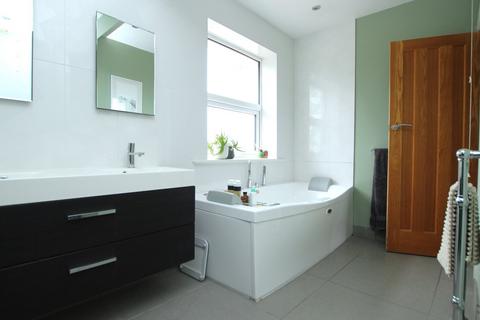 4 Bond Road, Poole, BH15 3RT