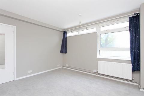 1 bedroom flat to rent, Lacy Road, London