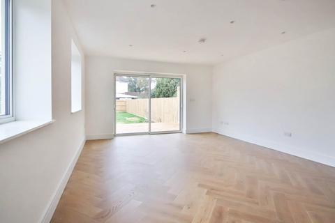 2 bedroom semi-detached house for sale, Motspur Park, New Malden