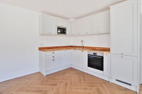 undefined, Motspur Park, New Malden