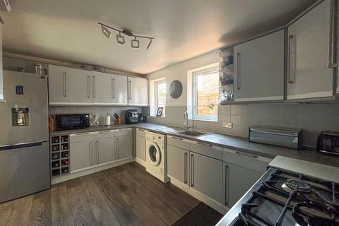 4 bedroom end of terrace house for sale, Glovers Field, Brentwood CM15