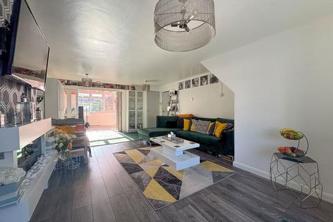 4 bedroom end of terrace house for sale, Glovers Field, Brentwood CM15