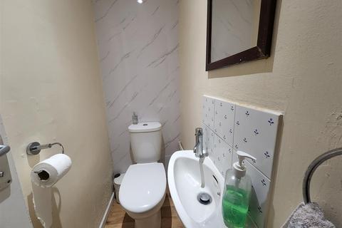 5 bedroom house share to rent, A Room in Oldbrook Boulevard, Oldbrook, Milton Keynes