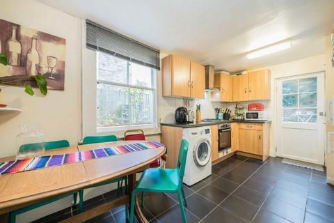 4 bedroom house for sale, Ballater Road, London SW2