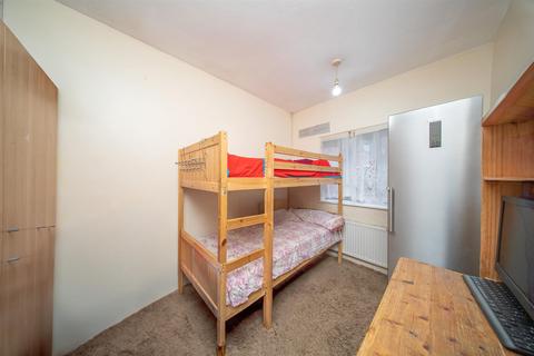 2 bedroom property to rent, Lady Margaret Road, Southall UB1