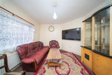 2 bedroom property to rent, Lady Margaret Road, Southall UB1