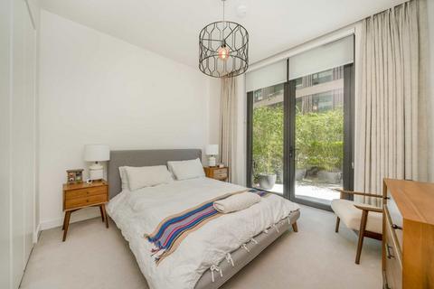 2 bedroom flat for sale, Wood Crescent, London W12