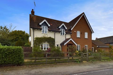 4 bedroom detached house for sale, Mill Field, Stowmarket IP14