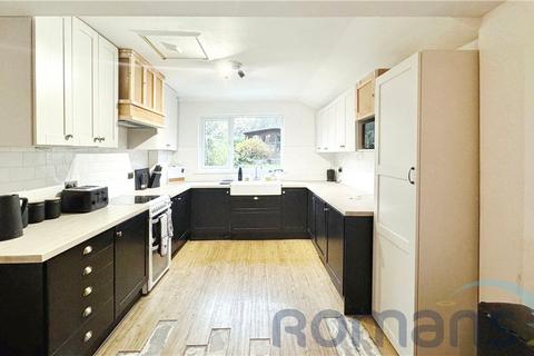 2 bedroom semi-detached house for sale, St. Michaels Road, Aldershot, Hampshire