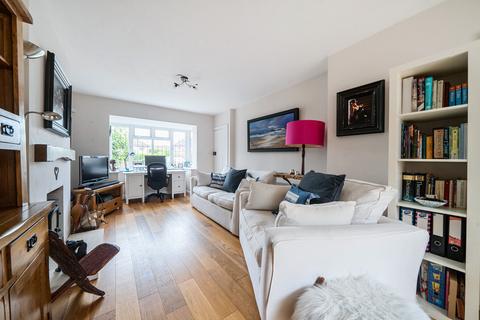 2 Birch Circle, Godalming, GU7 3NS
