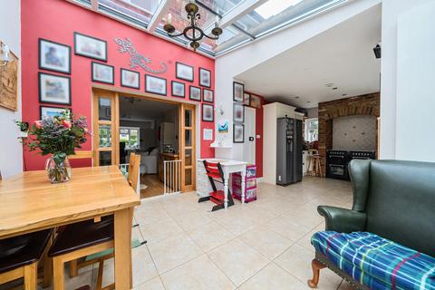 2 Birch Circle, Godalming, GU7 3NS