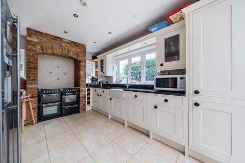 2 Birch Circle, Godalming, GU7 3NS