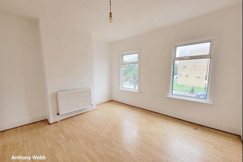 2 bedroom terraced house to rent, Bounces Road, Edmonton, N9