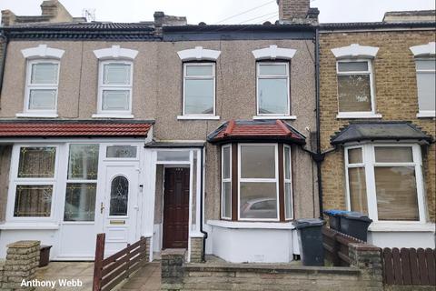 2 bedroom terraced house to rent, Bounces Road, Edmonton, N9