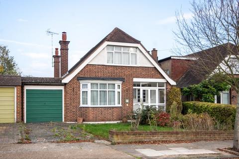 2 bedroom detached house for sale, Harlyn Drive, Pinner HA5