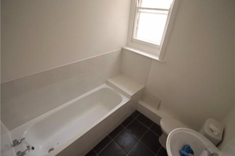 1 bedroom in a house share to rent, 41 High Street, Chatham, Kent