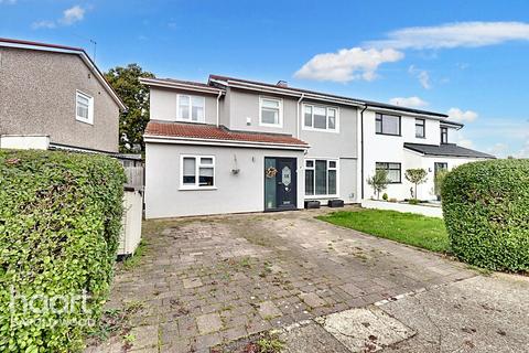 41 Ravensbourne Crescent, Romford, RM3 0UD