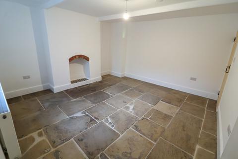 2 bedroom terraced house to rent, High Street West, Derbyshire SK13