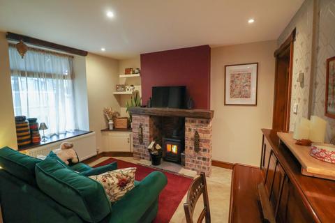 2 bedroom cottage for sale, Marple Road, Glossop SK13