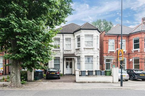 3 bedroom flat to rent, Anson Road, London, NW2