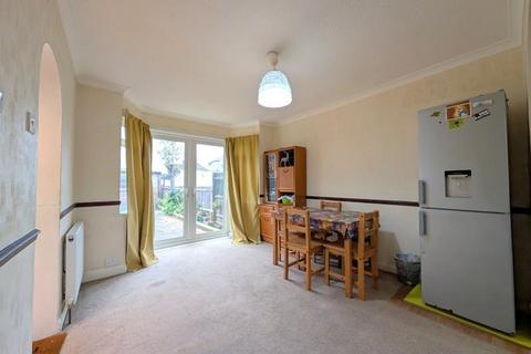 undefined, Staines Road, Feltham, TW14
