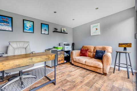 33 Ruskin Drive, Worcester Park, KT4 8LG