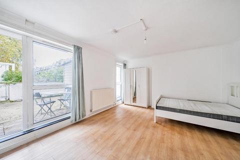 3 bedroom flat for sale, Banner Street, Clerkenwell