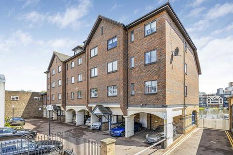 2 bedroom flat for sale, Becketts Place, Kingston Upon Thames KT1