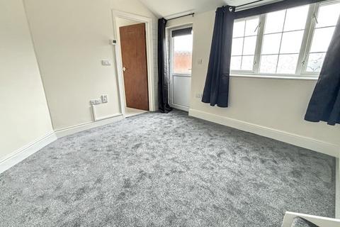 1 bedroom ground floor flat to rent, Studley Manor, 270 Frome Road