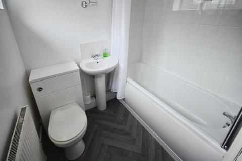 2 bedroom terraced house to rent, Stanton Road, Meir