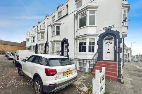 2 bedroom apartment to rent, Clifton Lawn Ramsgate CT11