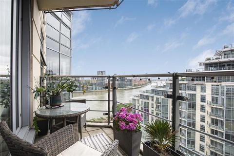 2 bedroom flat for sale, Baltimore House, Battersea Reach, SW18