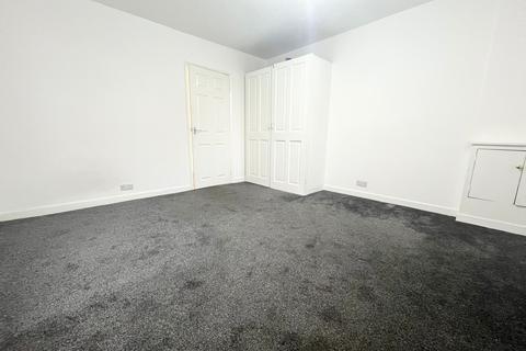 Studio to rent, Williams Street RM17