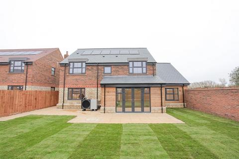 4 bedroom detached house to rent, Baker Crescent, Radley