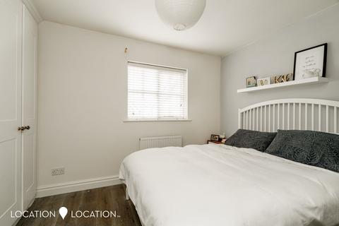 2 bedroom flat to rent, Manor Road, London, N16