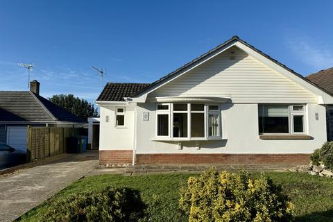 2 bedroom detached bungalow for sale, Steepleton Road, Broadstone