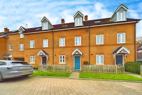 4 bedroom terraced house for sale, Harding Lane, Broadbridge Heath